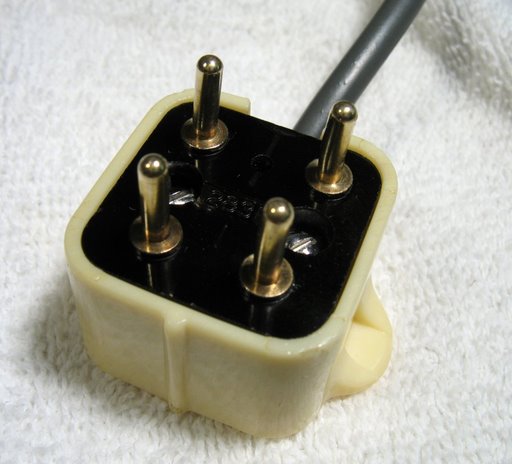 4 Prong Plug.jpg